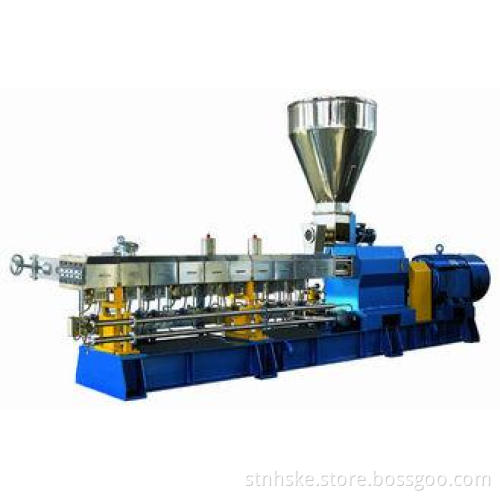 Twin Screw Plastic Pelletizer Machine For Mixing Smelting E